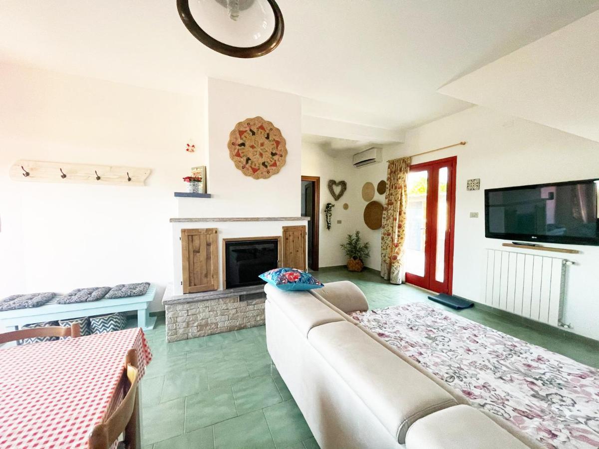 הוילה Baratili San Pietro Casa Di Nelia מראה חיצוני תמונה